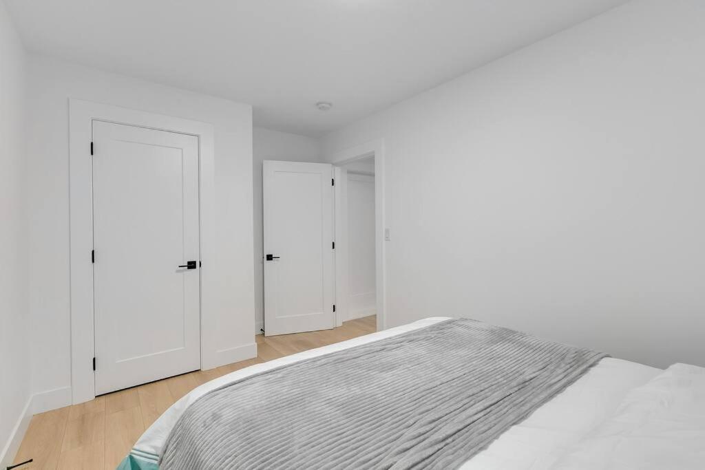 Guest Suite In South Съри Екстериор снимка